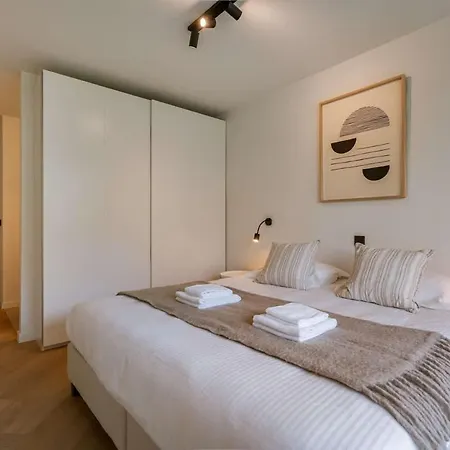 Elegant Seaside Getaway In شقة *
