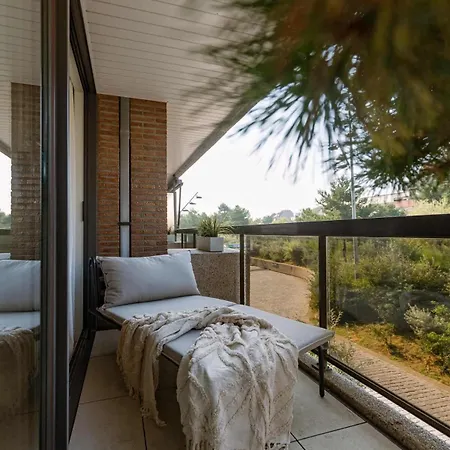 Elegant Seaside Getaway In