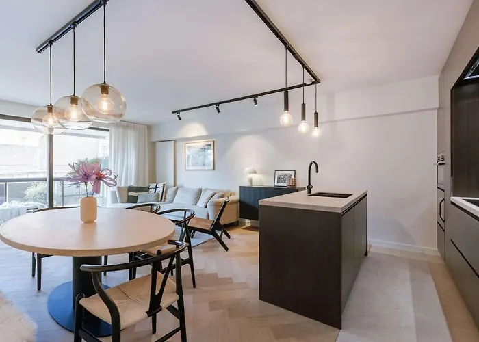 Appartamento Casiola - Elegant Seaside Getaway In *