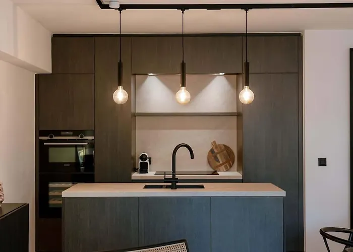 Casiola - Elegant Seaside Getaway In *