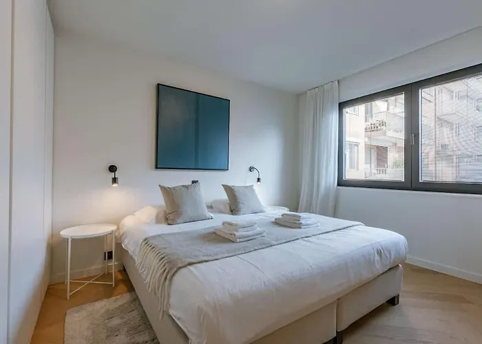 Casiola - Elegant Seaside Getaway In *