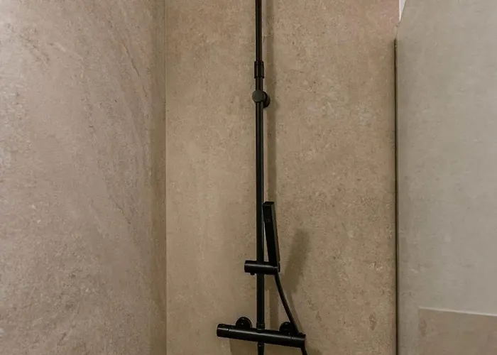 Casiola - Elegant Seaside Getaway In Appartamento