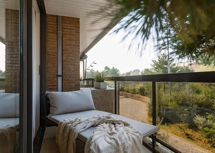 Casiola - Elegant Seaside Getaway In